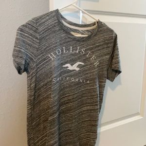 Hollister T shirt